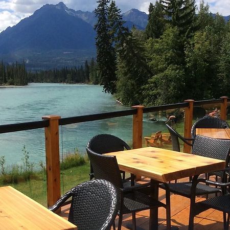 Tete Jaune Lodge Екстер'єр фото